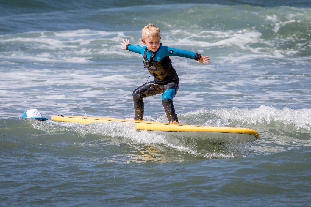 Hunter surfing